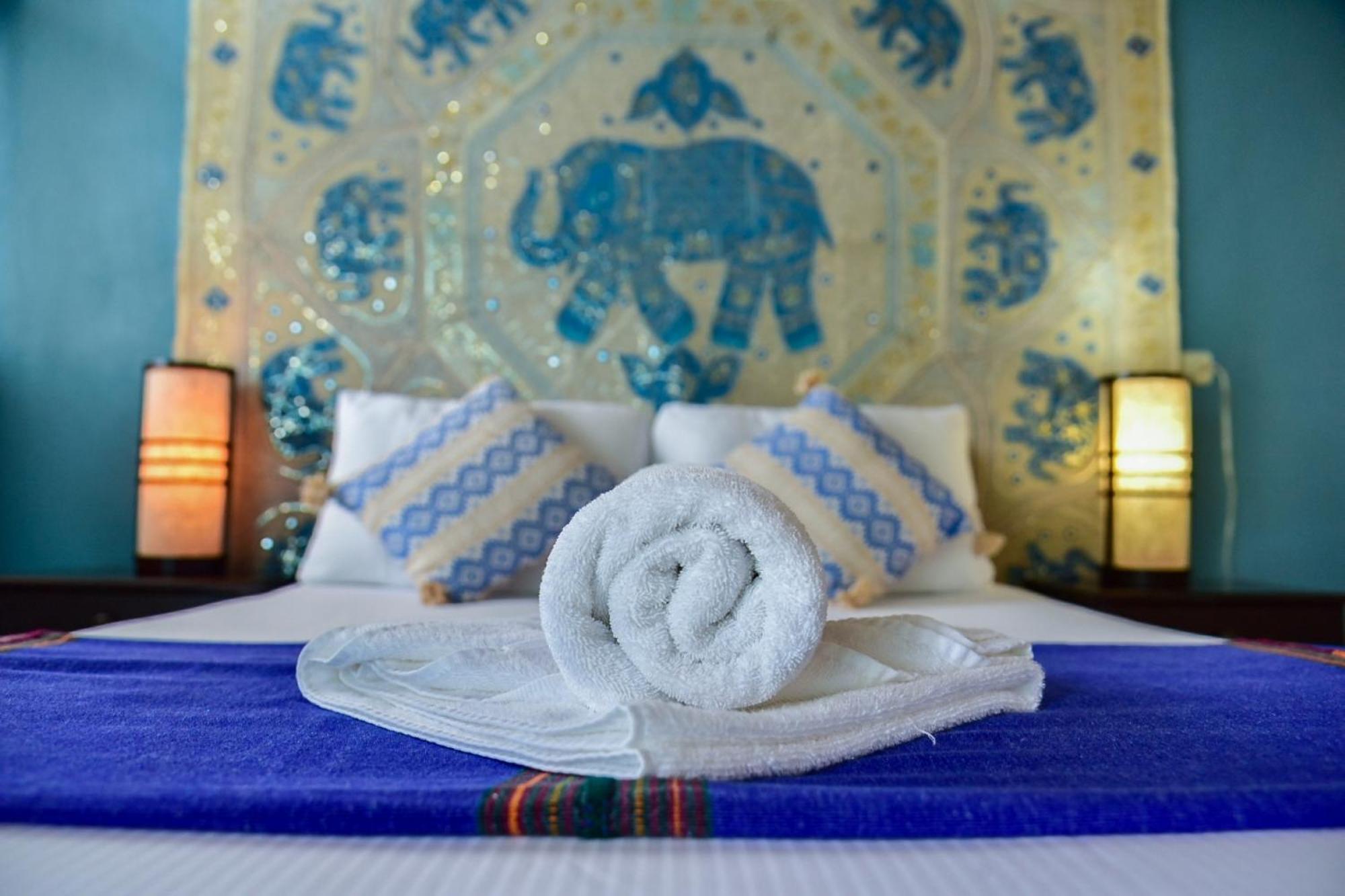 Los Amigos Hostel Flores Zewnętrze zdjęcie