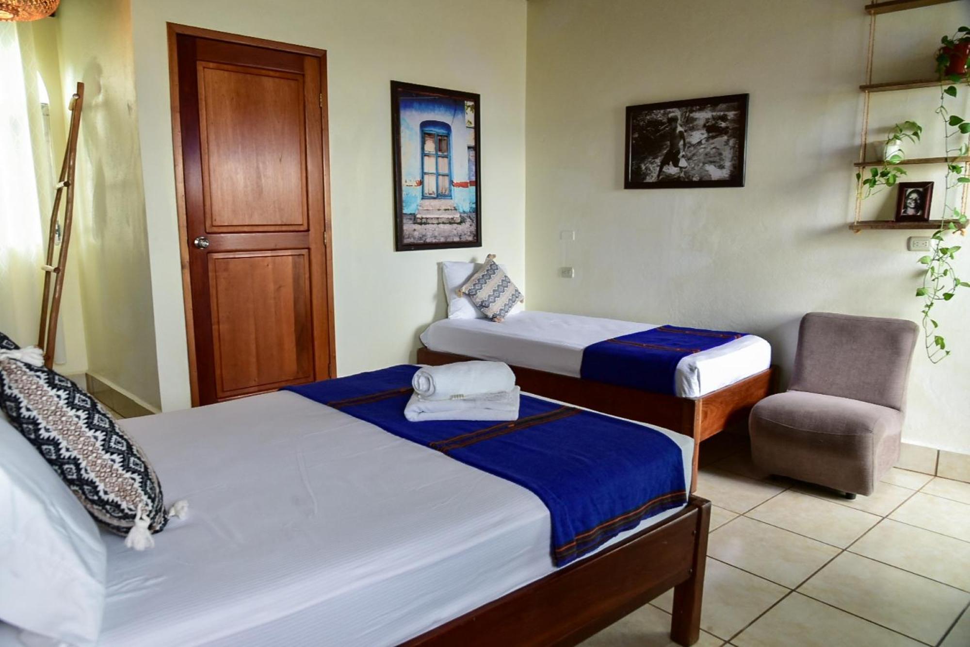 Los Amigos Hostel Flores Zewnętrze zdjęcie