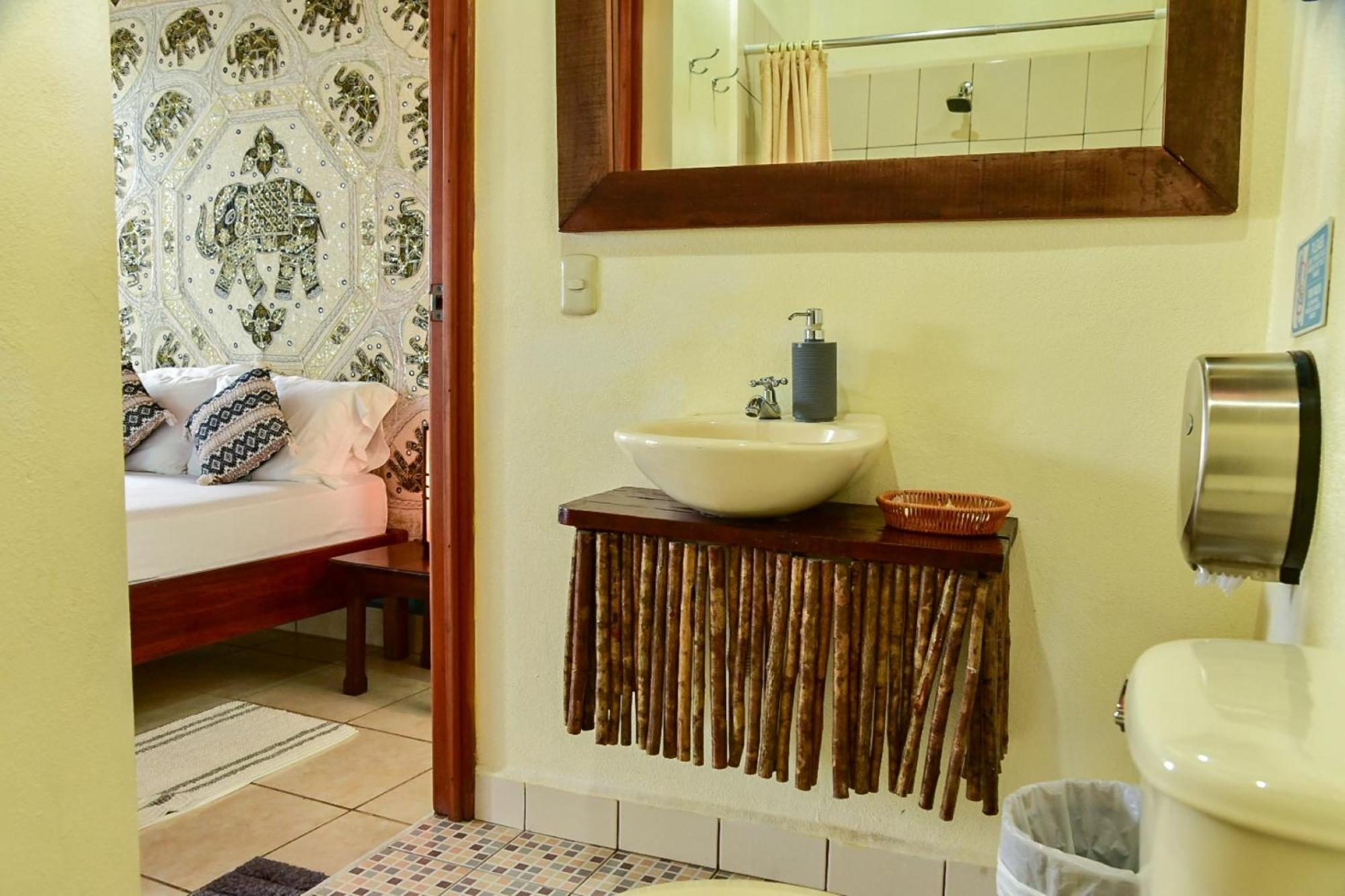 Los Amigos Hostel Flores Zewnętrze zdjęcie